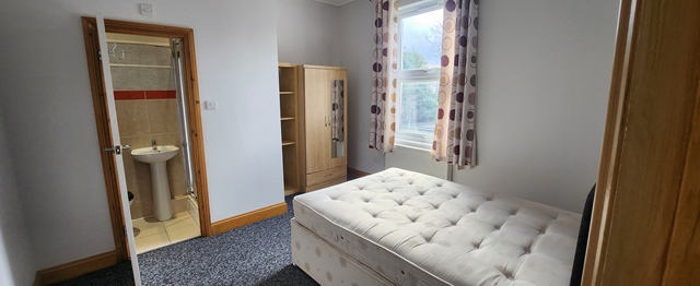 1 bed Room for rent in Merton. From Sharpes Estates