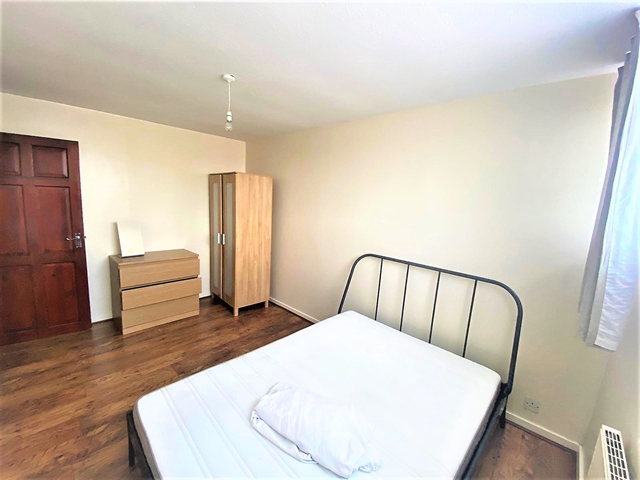 1 bed Room for rent in Clapham. From Sharpes Estates