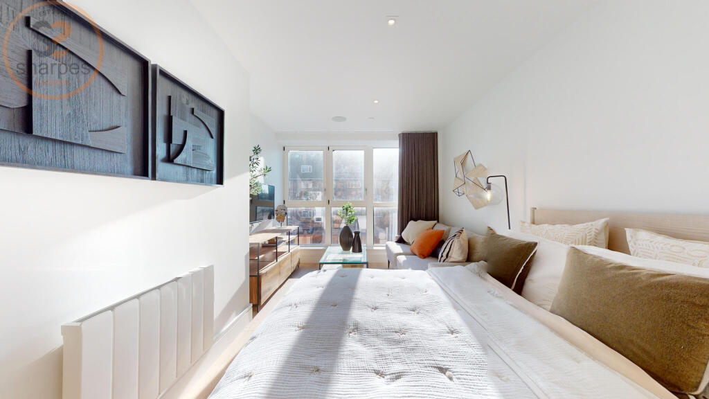 4 bed Studio for rent in New Malden. From Sharpes Estates