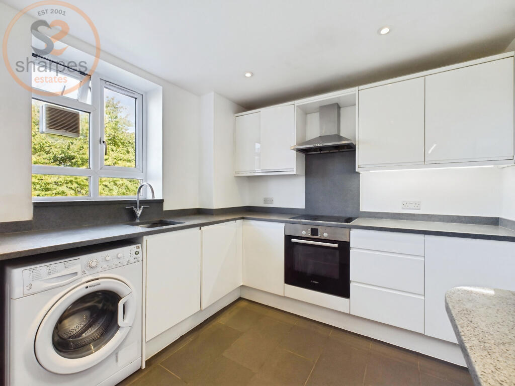 3 bed Apartment for rent in Merton. From Sharpes Estates