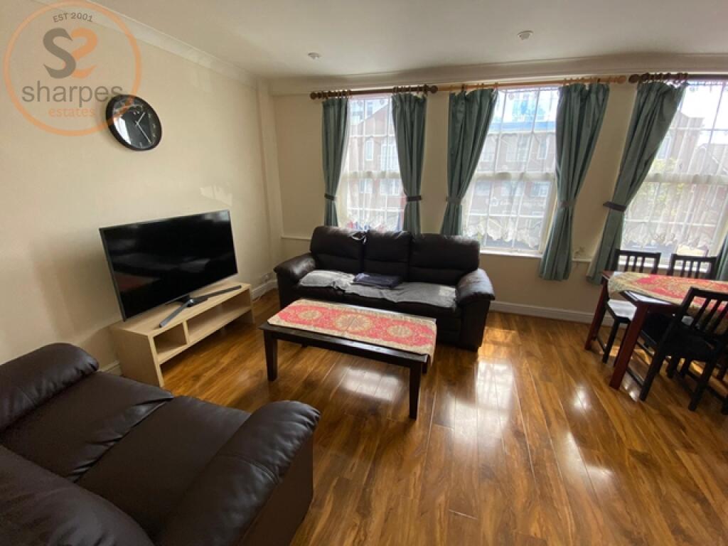 2 bed 1st Floor Flat for rent in Merton. From Sharpes Estates