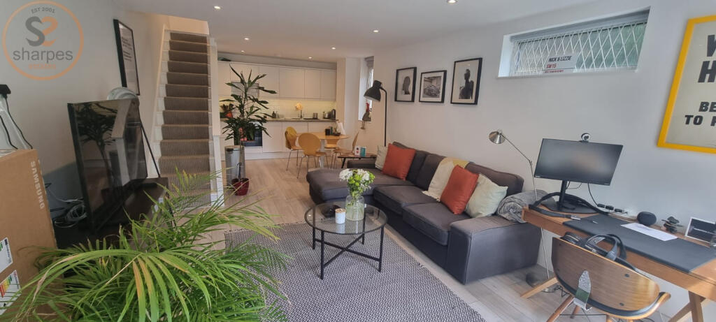 1 bed 1st Floor Flat for rent in Putney. From Sharpes Estates 1 bed 1st Floor Flat for rent in Putney. From Sharpes Estates