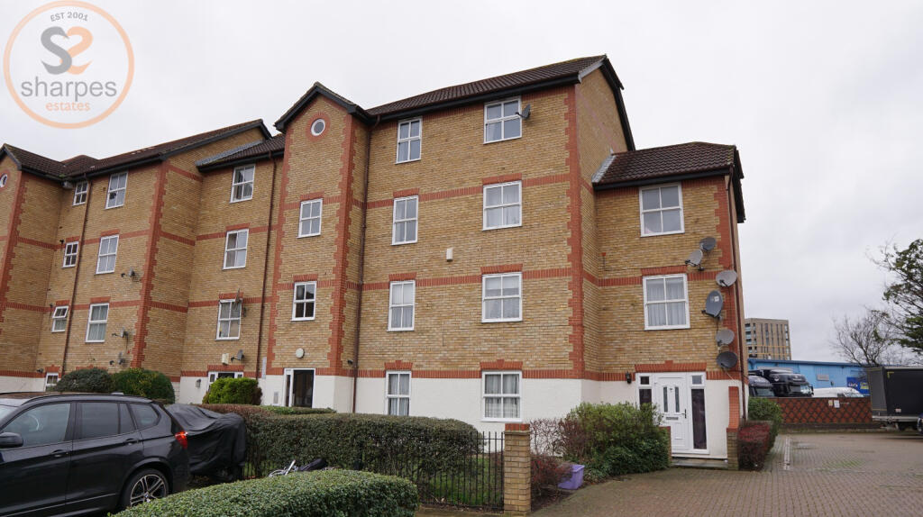 1 bed 1st Floor Flat for rent in Mitcham. From Sharpes Estates