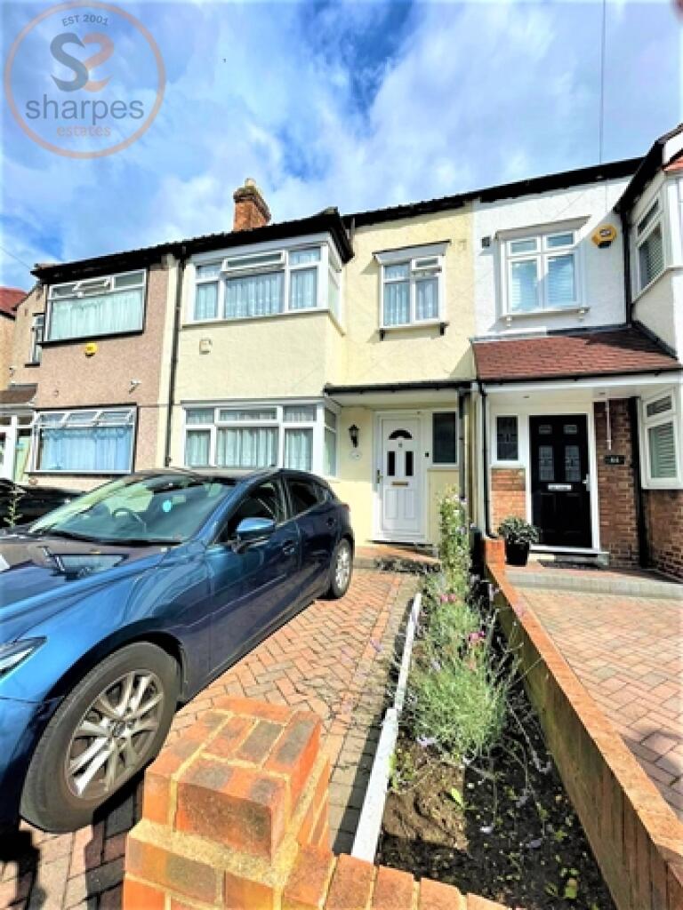 4 bed Detached for rent in Mitcham. From Sharpes Estates 4 bed Detached for rent in Mitcham. From Sharpes Estates