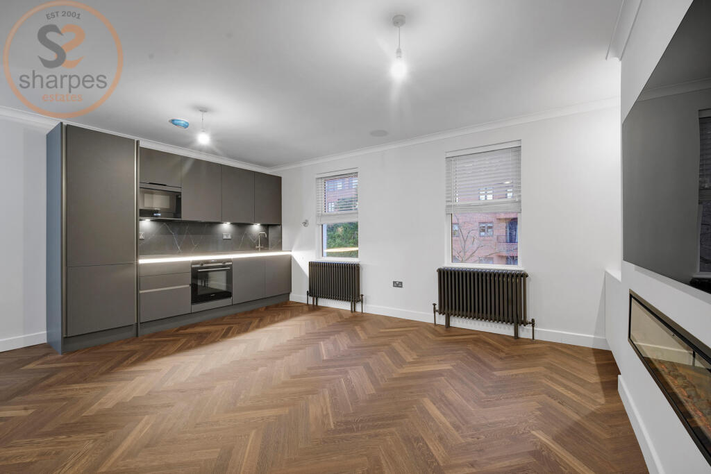 2 bed Duplex for rent in Kensington. From Sharpes Estates 2 bed Duplex for rent in Kensington. From Sharpes Estates
