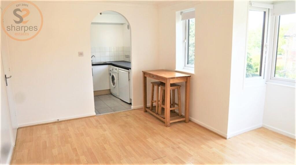 1 bed 1st Floor Flat for rent in Merton. From Sharpes Estates