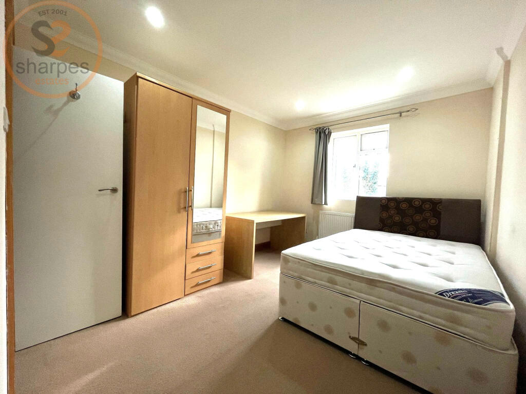 4 bed House Share for rent in Merton. From Sharpes Estates 4 bed House Share for rent in Merton. From Sharpes Estates