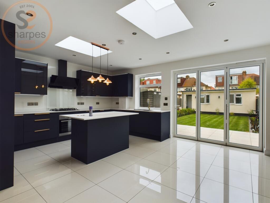 5 bed Detached for rent in Worcester Park. From Sharpes Estates