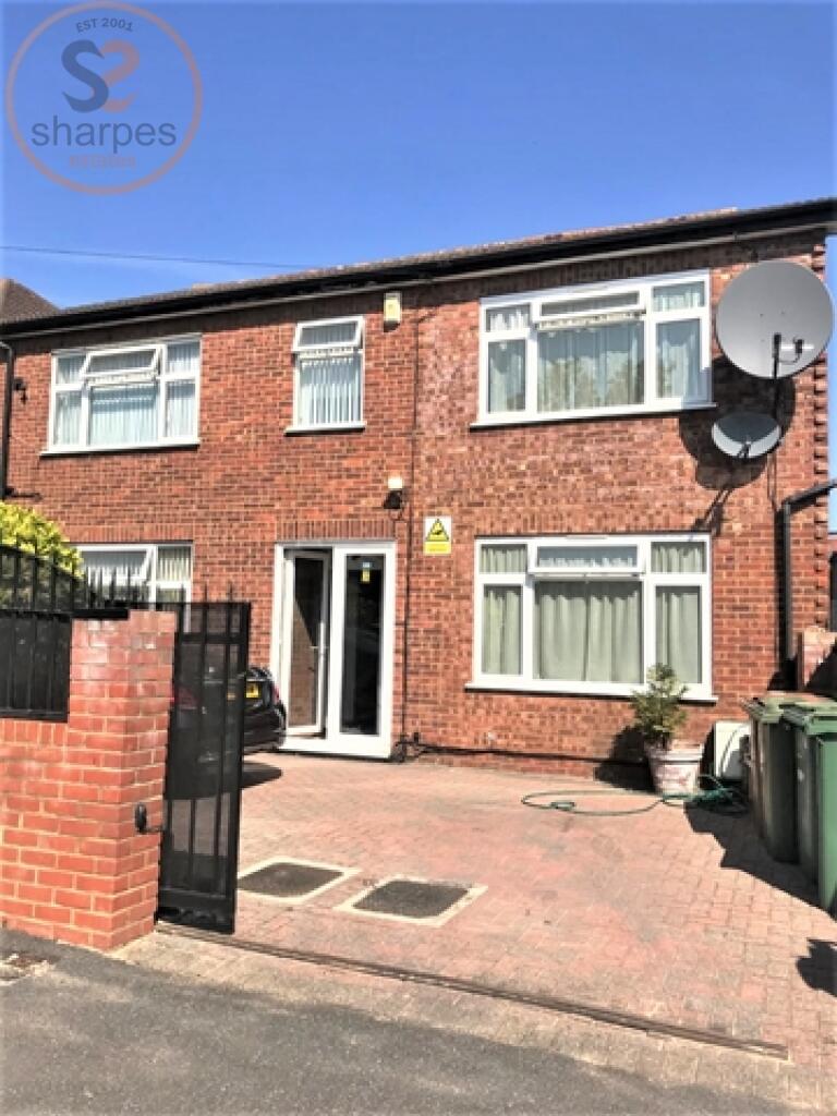 1 bed 1st Floor Flat for rent in Stoneleigh. From Sharpes Estates