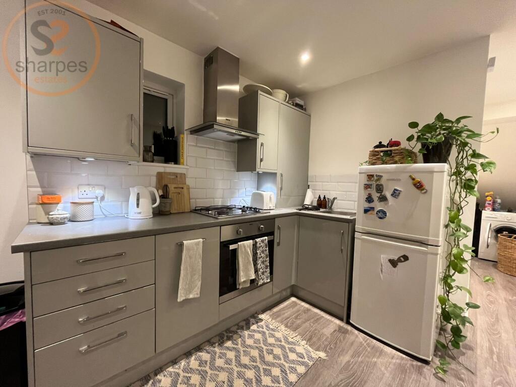1 bed 1st Floor Flat for rent in Merton. From Sharpes Estates