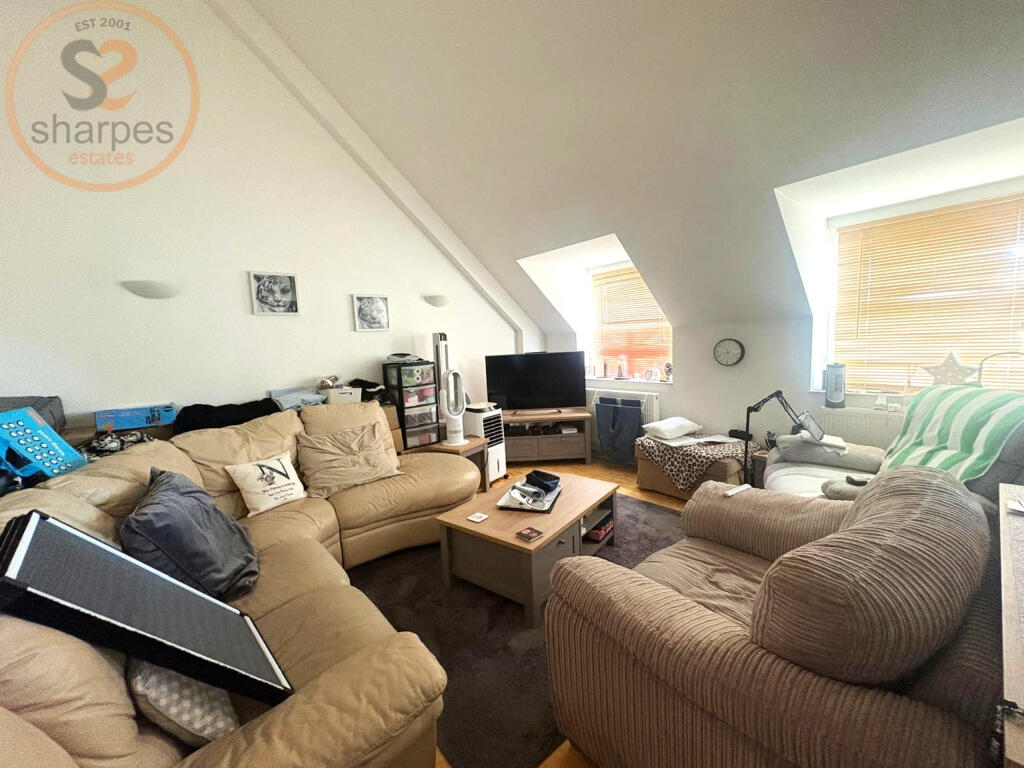 1 bed Triplex for rent in Worcester Park. From Sharpes Estates 1 bed Triplex for rent in Worcester Park. From Sharpes Estates