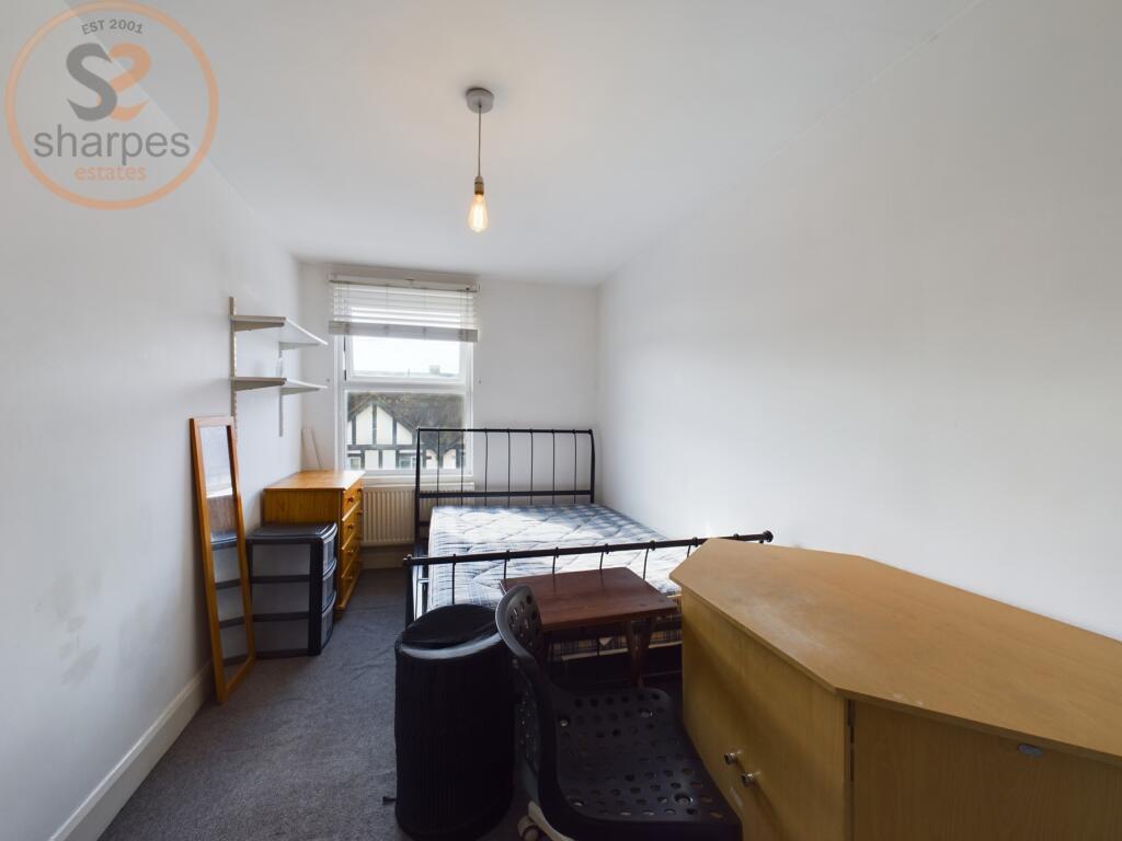 4 bed House Share for rent in Kingston upon Thames. From Sharpes Estates
