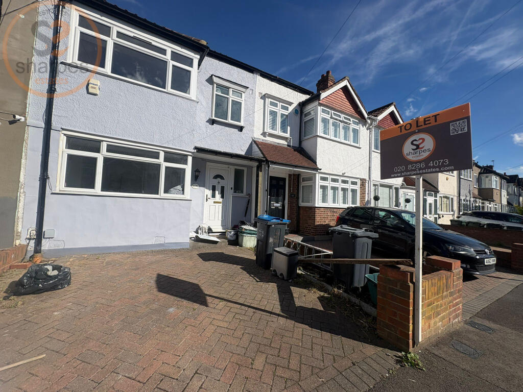 4 bed Detached for rent in Mitcham. From Sharpes Estates
