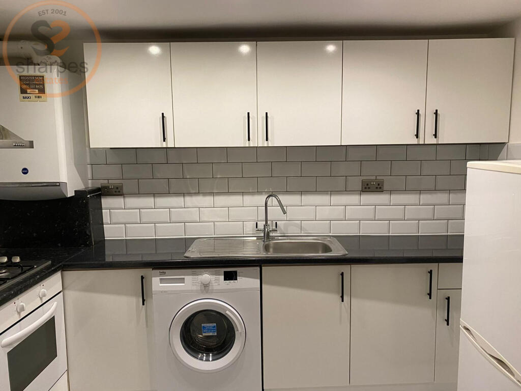 1 bed 1st Floor Flat for rent in Merton. From Sharpes Estates 1 bed 1st Floor Flat for rent in Merton. From Sharpes Estates