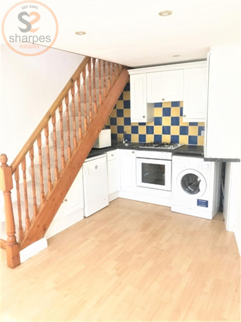 1 bed 1st Floor Flat for rent in Stoneleigh. From Sharpes Estates 1 bed 1st Floor Flat for rent in Stoneleigh. From Sharpes Estates