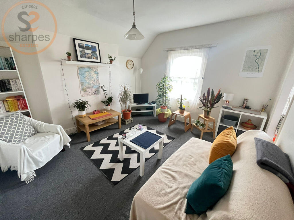 1 bed 1st Floor Flat for rent in Merton. From Sharpes Estates