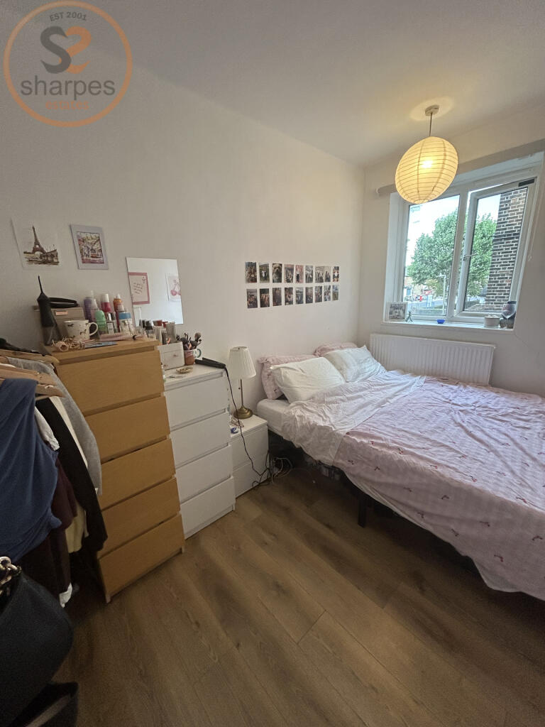 3 bed House Share for rent in Wandsworth. From Sharpes Estates 3 bed House Share for rent in Wandsworth. From Sharpes Estates