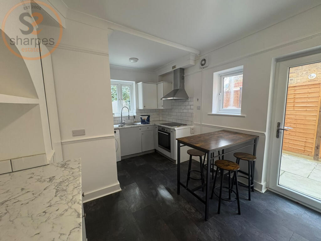 1 bed Annexe for rent in Merton. From Sharpes Estates
