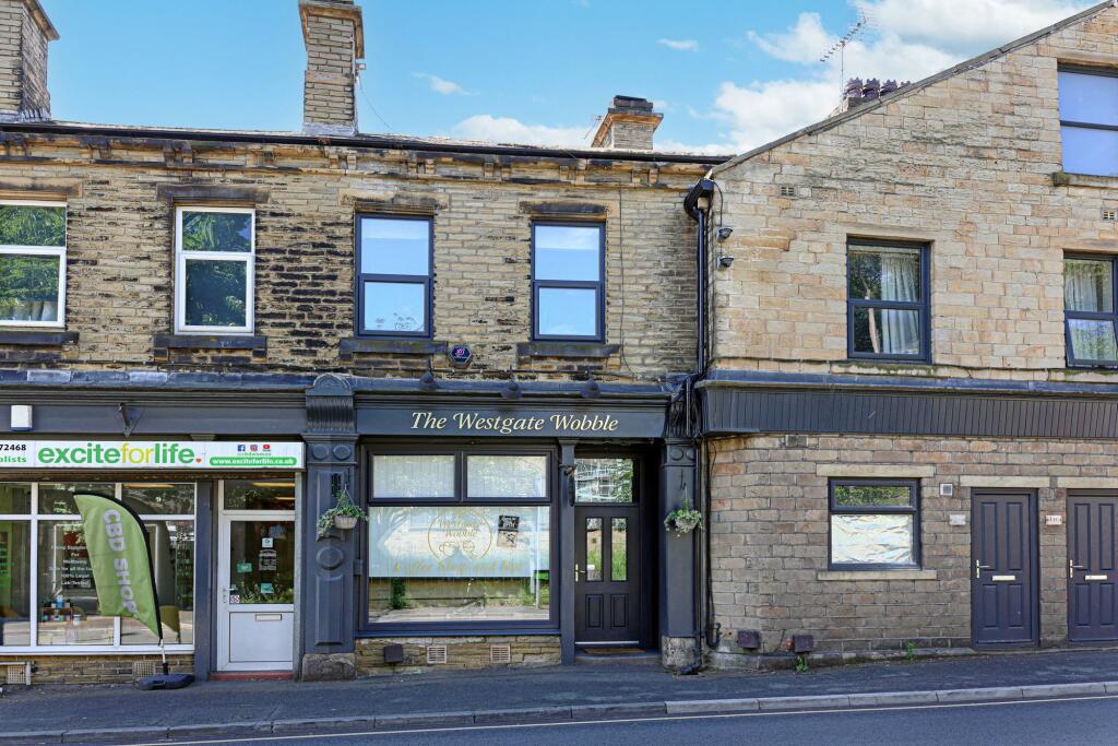 4 bed Studio for rent in Cleckheaton. From Shaun Mellor Property - Morley 4 bed Studio for rent in Cleckheaton. From Shaun Mellor Property - Morley