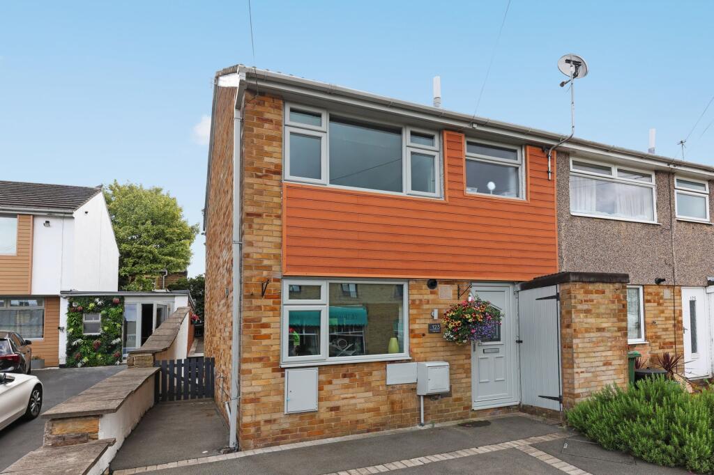 3 bed Mid Terraced House for rent in Morley. From Shaun Mellor Property - Morley