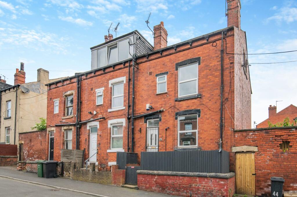 2 bed Mid Terraced House for rent in Leeds. From Shaun Mellor Property - Morley 2 bed Mid Terraced House for rent in Leeds. From Shaun Mellor Property - Morley