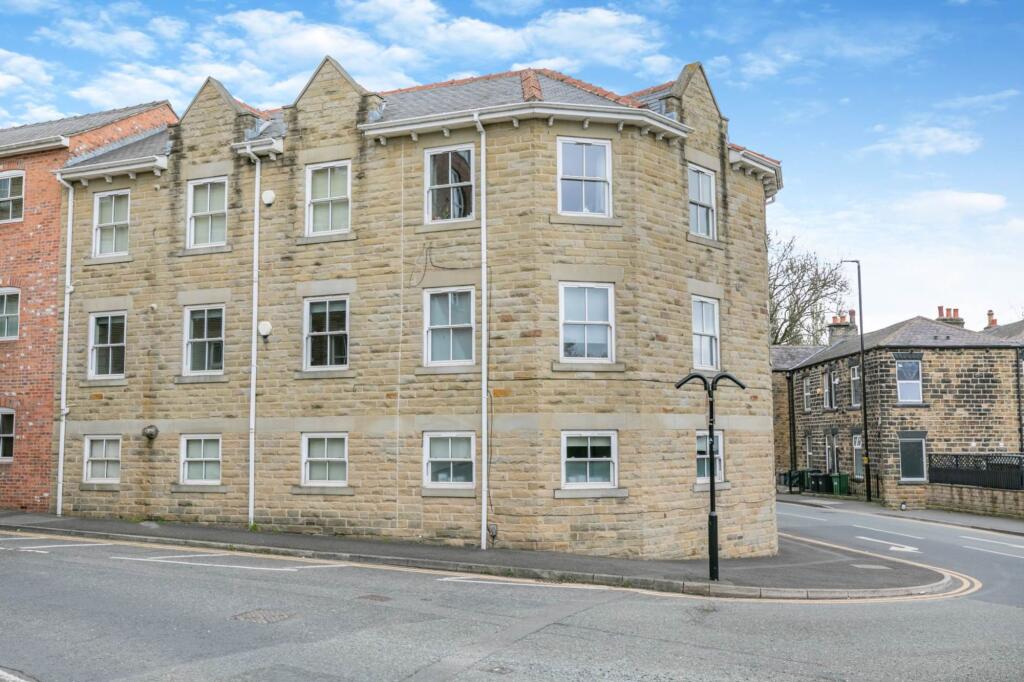 2 bed 1st Floor Flat for rent in Morley. From Shaun Mellor Property - Morley