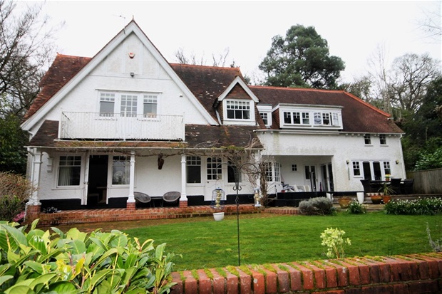 4 bed Detached House for rent in Wokingham. From Simmons & Sons - Henley-on-Thames