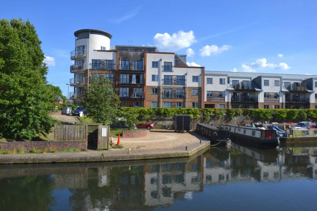 2 bed 1st Floor Flat for rent in Hertford. From Shepherds - Hertford