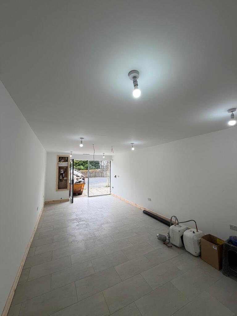 4 bed Mid Terraced House for rent in Netherton. From Simon Blyth Estate Agents - Holmfirth 4 bed Mid Terraced House for rent in Netherton. From Simon Blyth Estate Agents - Holmfirth