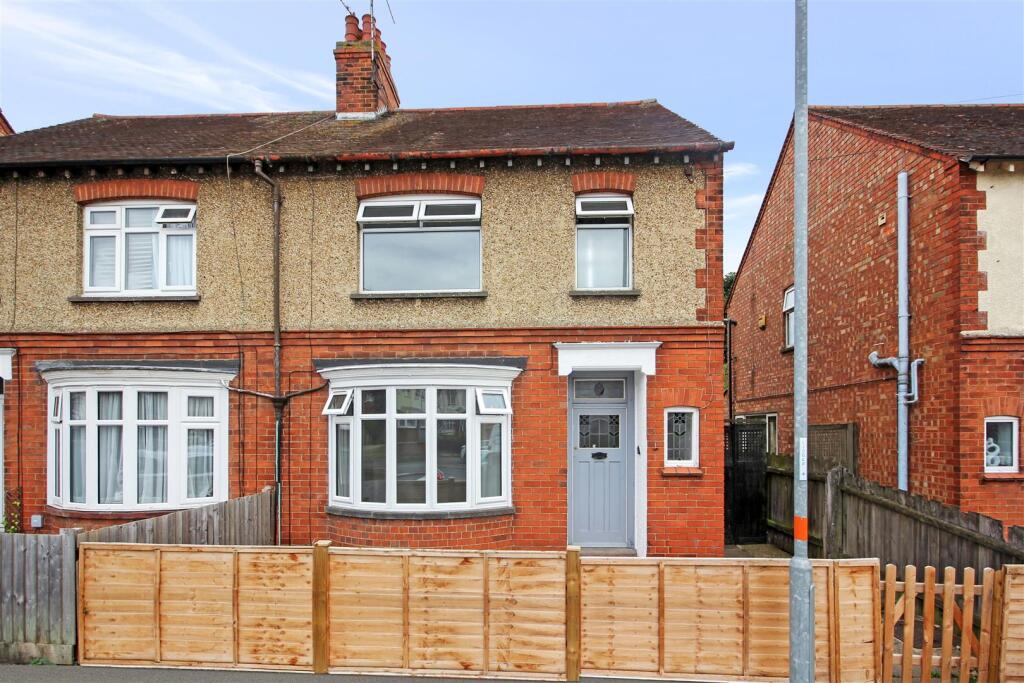 3 bed Semi Detached for rent in Rushden. From Simpson & Weekley - Rushden