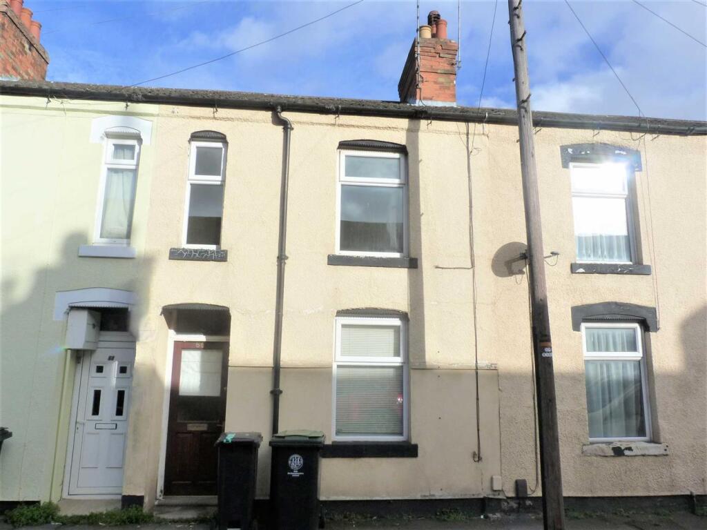 3 bed Mid Terraced House for rent in Rushden. From Simpson & Weekley - Rushden