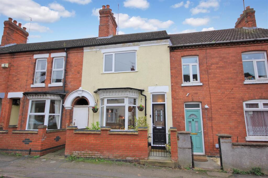2 bed Mid Terraced House for rent in Rushden. From Simpson & Weekley - Rushden