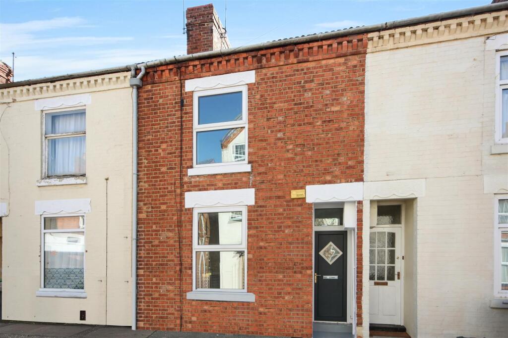 2 bed Mid Terraced House for rent in Rushden. From Simpson & Weekley - Rushden