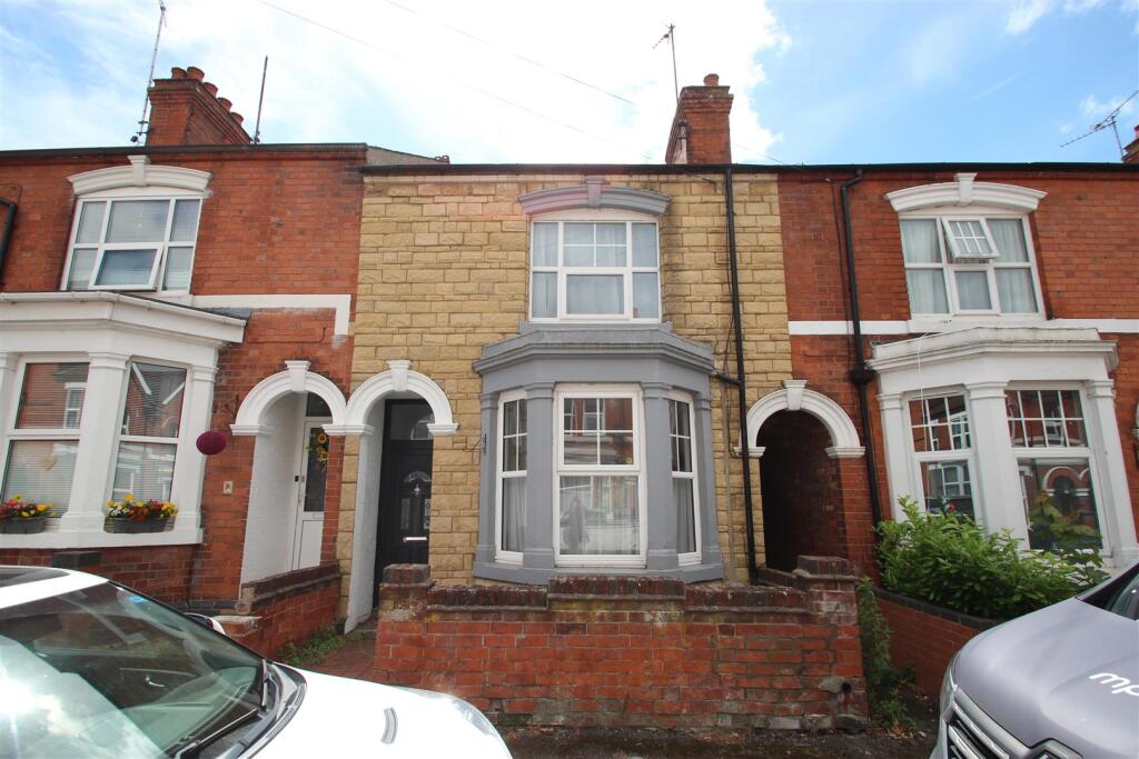 3 bed Mid Terraced House for rent in Rushden. From Simpson & Weekley - Rushden 3 bed Mid Terraced House for rent in Rushden. From Simpson & Weekley - Rushden