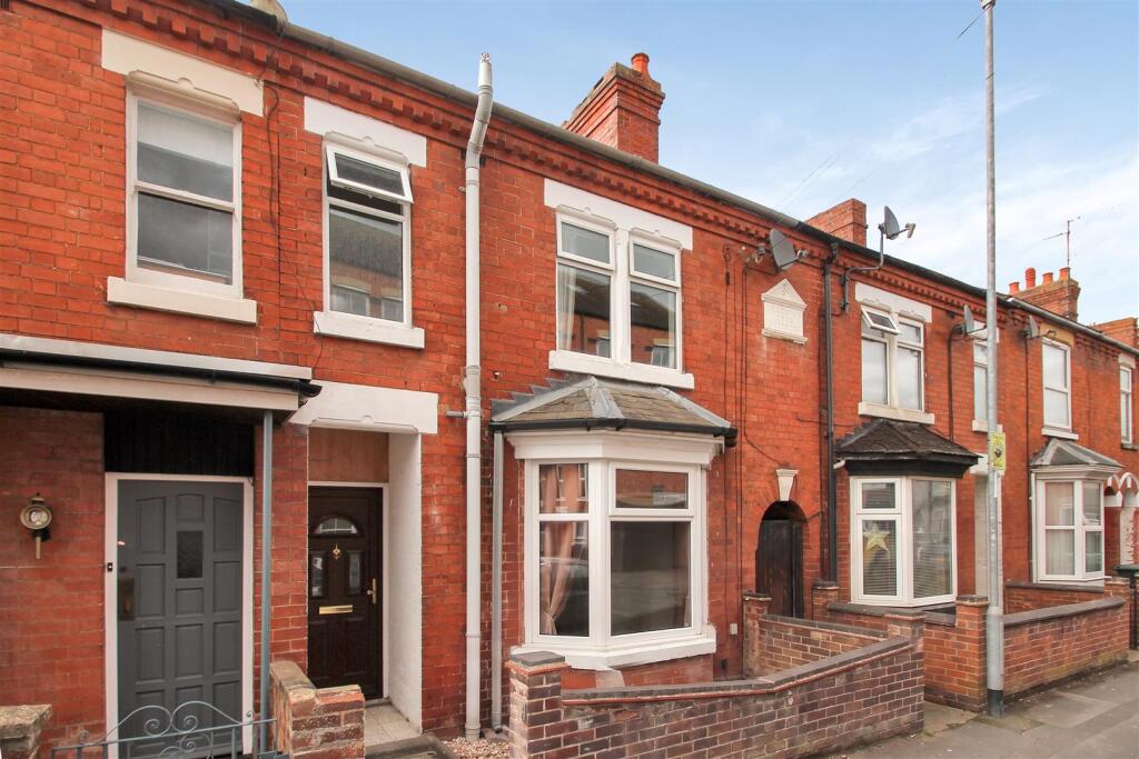 2 bed Mid Terraced House for rent in Rushden. From Simpson & Weekley - Rushden