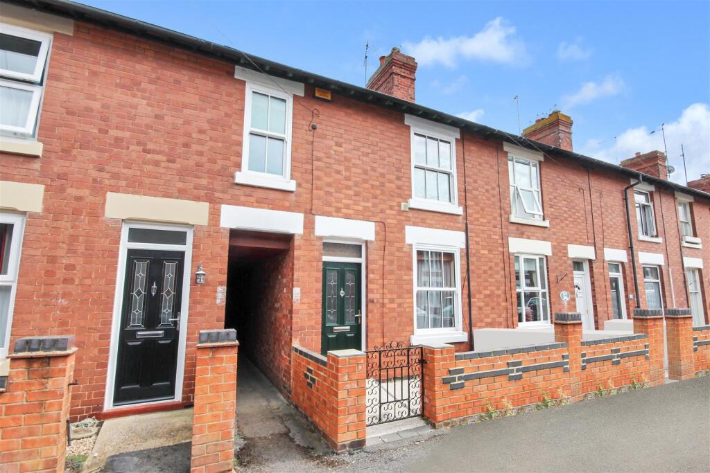 3 bed Mid Terraced House for rent in Higham Ferrers. From Simpson & Weekley - Rushden