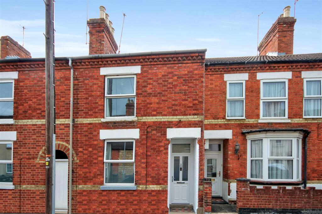 3 bed Mid Terraced House for rent in Rushden. From Simpson & Weekley - Rushden