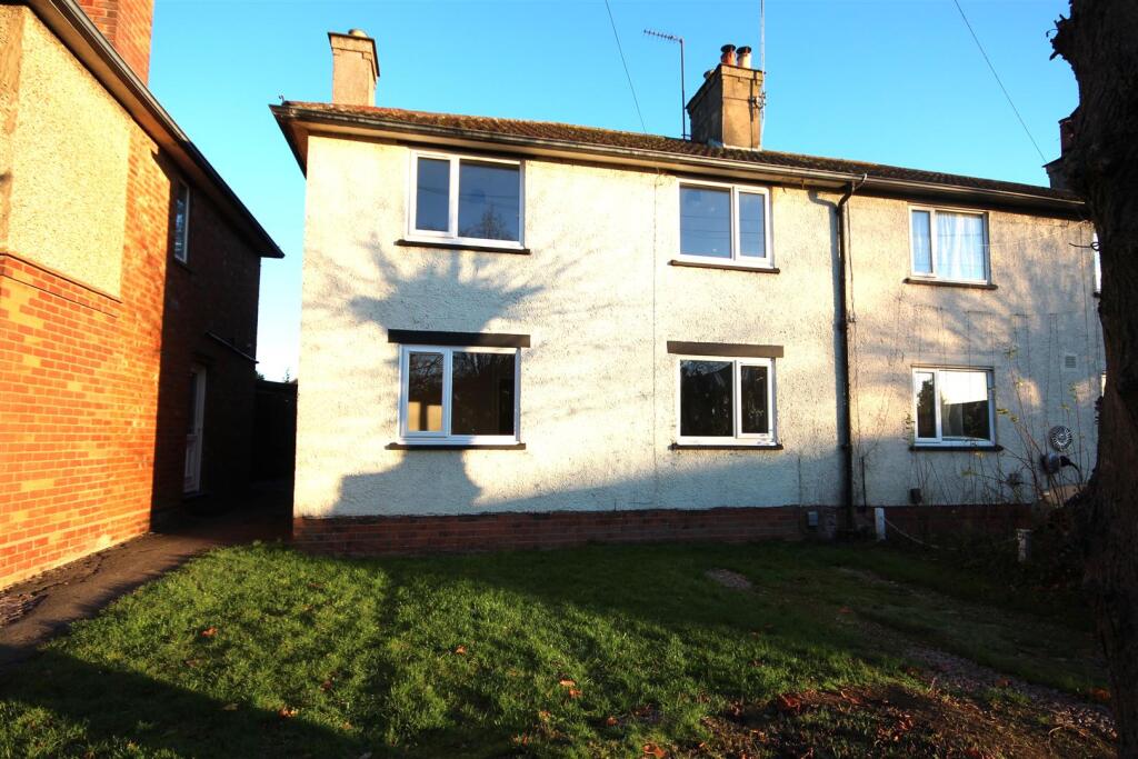 4 bed Semi Detached for rent in Rushden. From Simpson & Weekley - Rushden