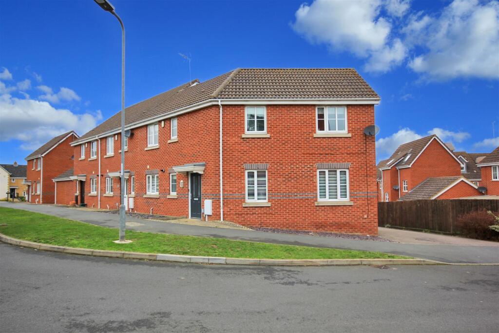 3 bed End of Terrace for rent in Rushden. From Simpson & Weekley - Rushden