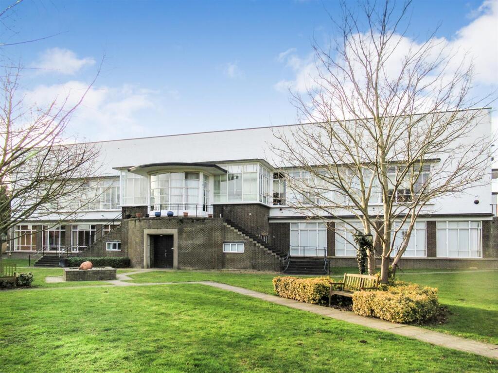 2 bed Apartment for rent in Rushden. From Simpson & Weekley - Rushden