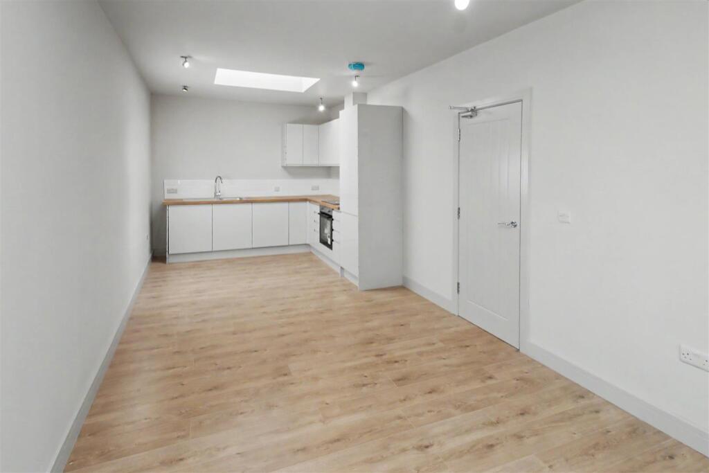 1 bed 1st Floor Flat for rent in Rushden. From Simpson & Weekley - Rushden