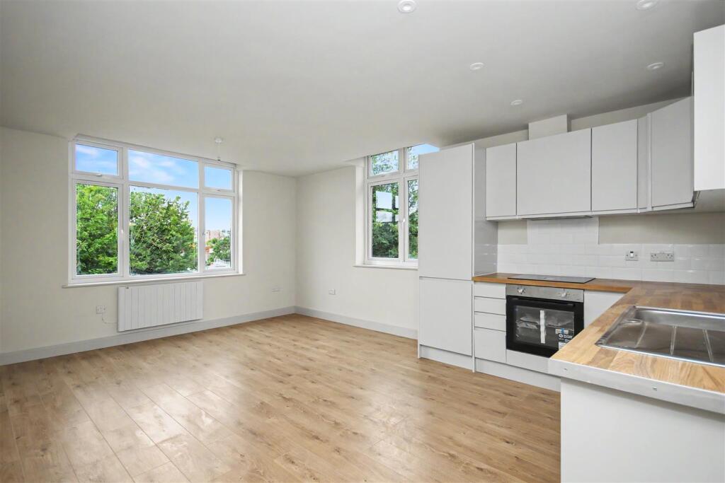 2 bed 1st Floor Flat for rent in Rushden. From Simpson & Weekley - Rushden 2 bed 1st Floor Flat for rent in Rushden. From Simpson & Weekley - Rushden