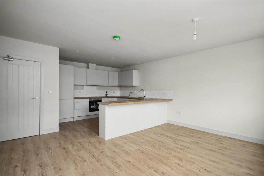 2 bed 1st Floor Flat for rent in Rushden. From Simpson & Weekley - Rushden 2 bed 1st Floor Flat for rent in Rushden. From Simpson & Weekley - Rushden