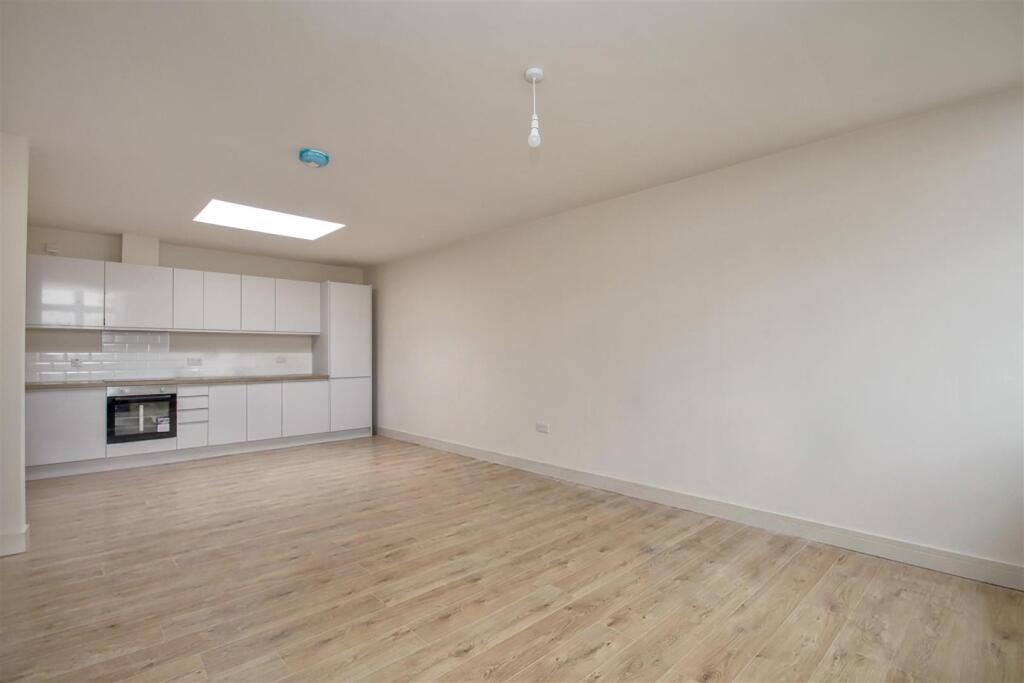 1 bed 1st Floor Flat for rent in Rushden. From Simpson & Weekley - Rushden