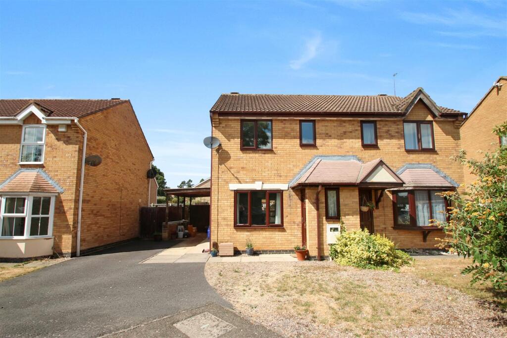 3 bed Semi Detached for rent in Rushden. From Simpson & Weekley - Rushden