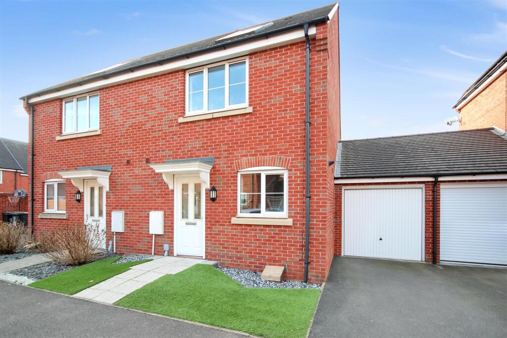 3 bed Semi Detached for rent in Rushden. From Simpson & Weekley - Rushden