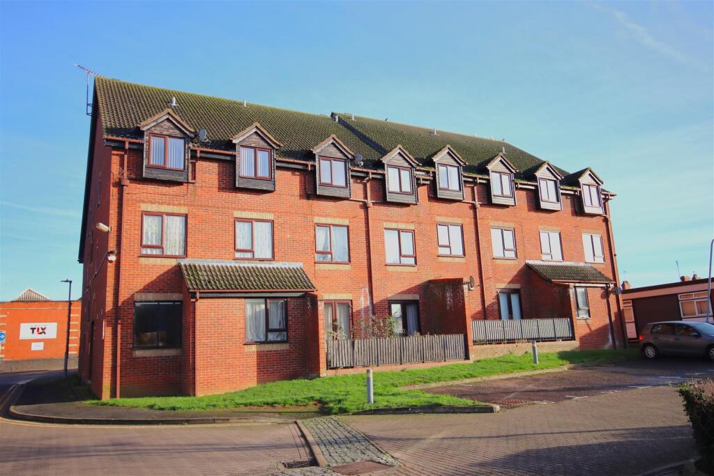 1 bed 1st Floor Flat for rent in Rushden. From Simpson & Weekley - Rushden 1 bed 1st Floor Flat for rent in Rushden. From Simpson & Weekley - Rushden