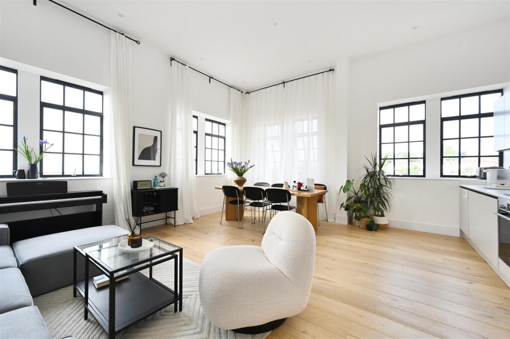 2 bed Apartment for rent in Portslade-by-Sea. From Sinnott Green - Portslade