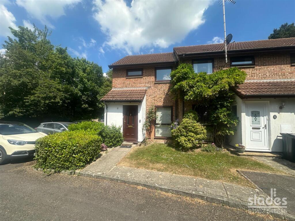 2 bed End of Terrace for rent in New Milton. From Slades - Winton Banks 2 bed End of Terrace for rent in New Milton. From Slades - Winton Banks