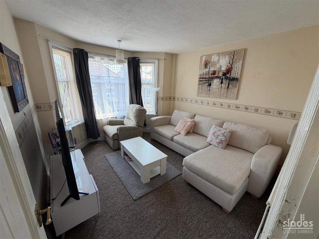 2 bed 1st Floor Flat for rent in Bournemouth. From Slades - Winton Banks